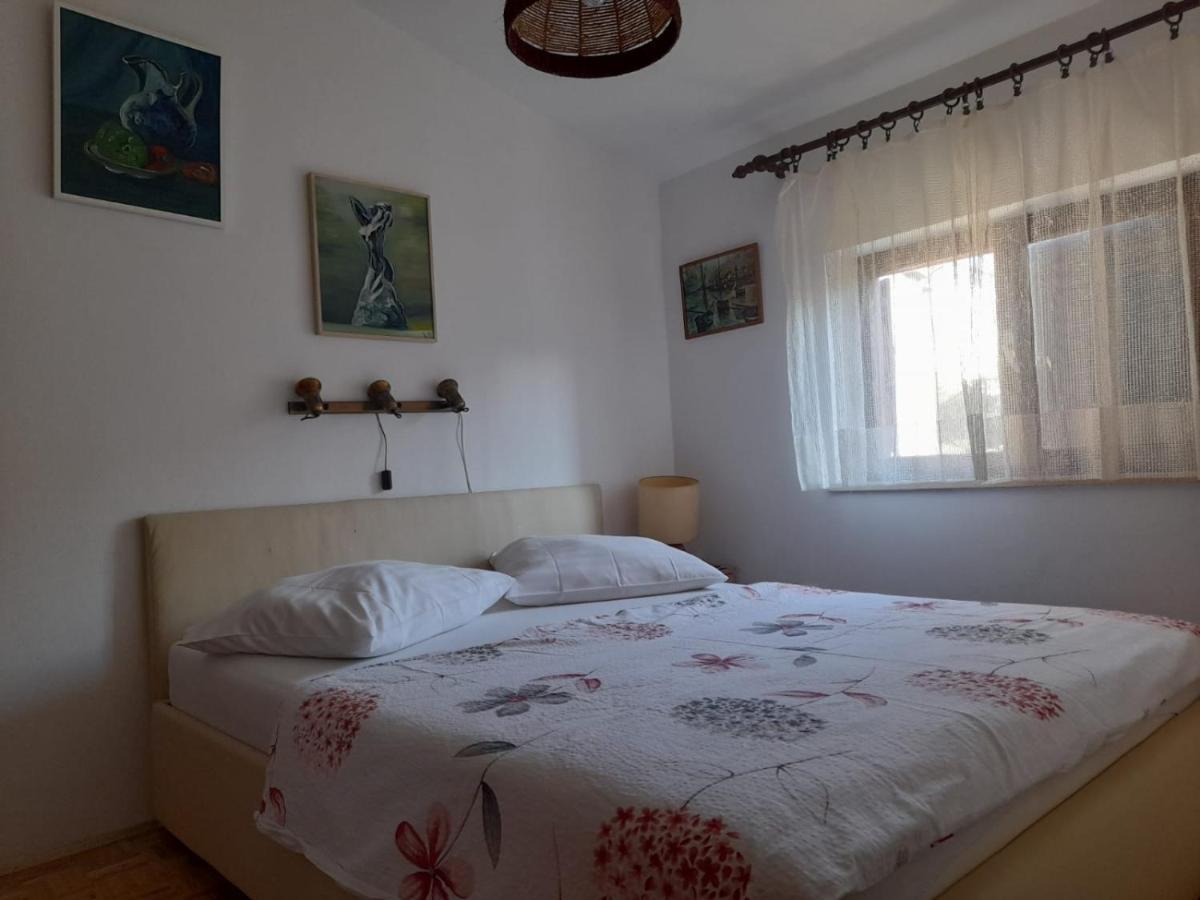 Apartments Mirjana ノヴィ・ヴィノドロスキー エクステリア 写真